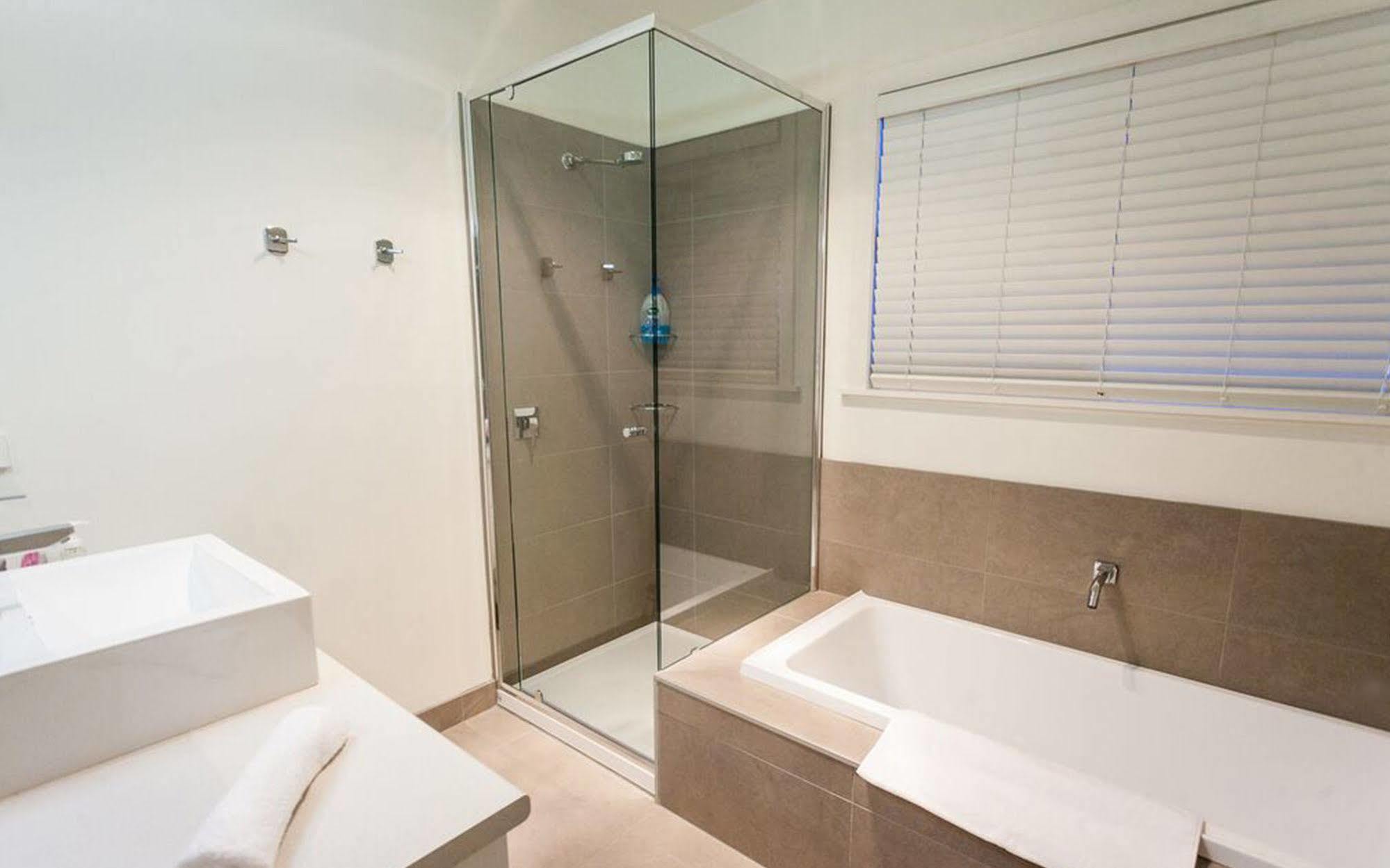 Point Lonsdale Holiday Apartments (Adults Only) Квінскліфф Екстер'єр фото