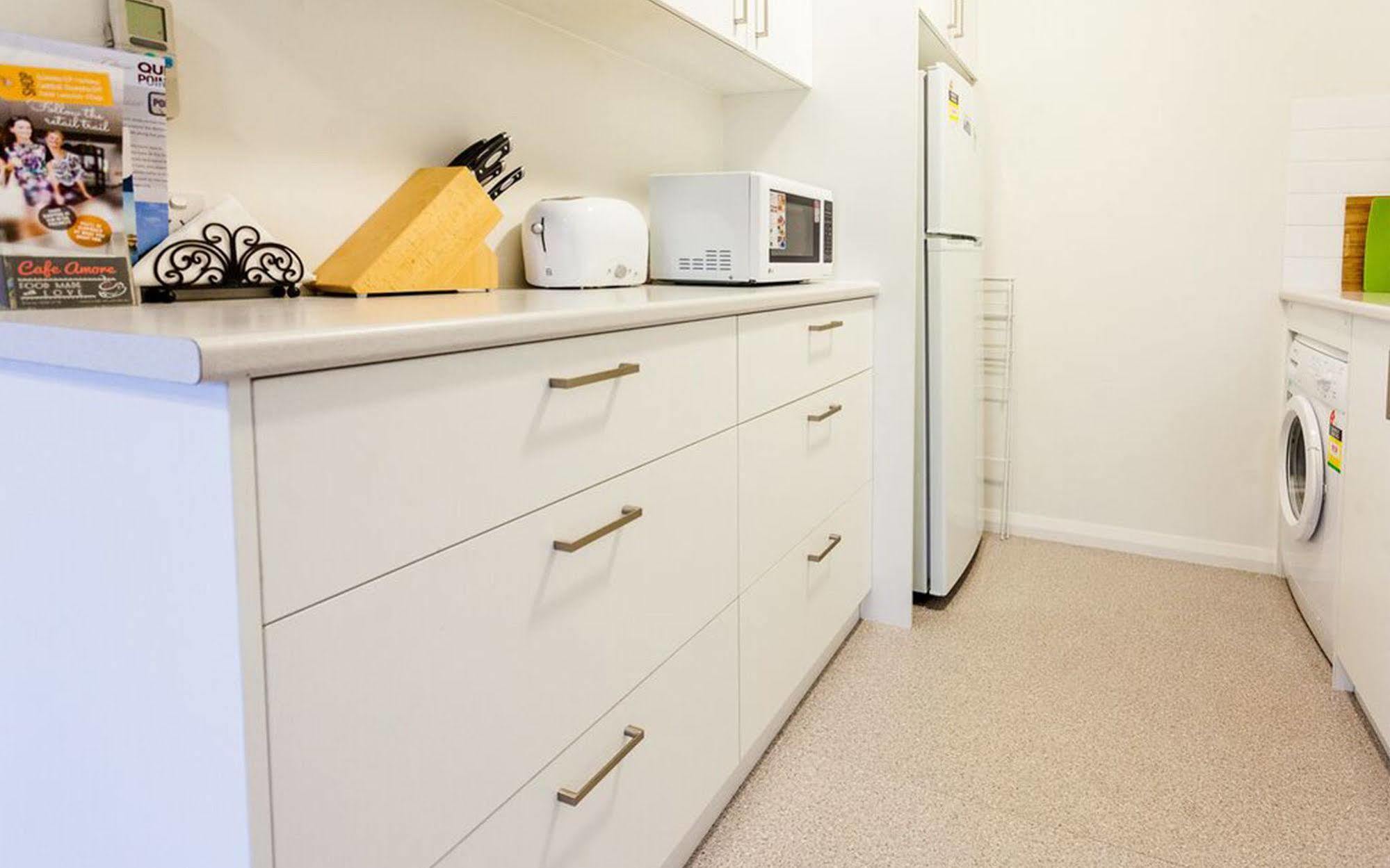 Point Lonsdale Holiday Apartments (Adults Only) Квінскліфф Екстер'єр фото